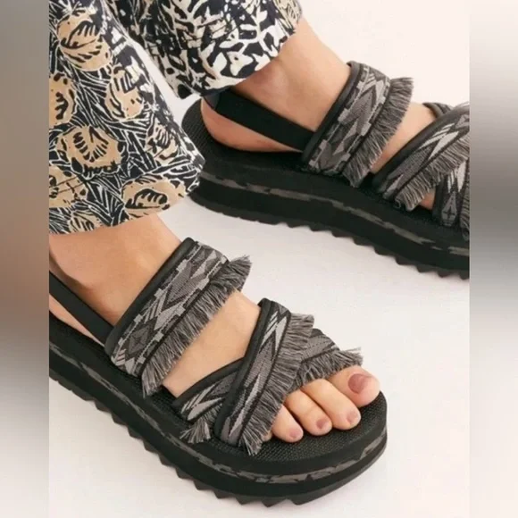 Free People x Teva Ceres Flatform Fringe Stappy Sandal Black boho size 9 - Picture 10 of 10